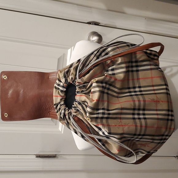 Burberry London plaid drawstring backpack - Picture 8 of 13